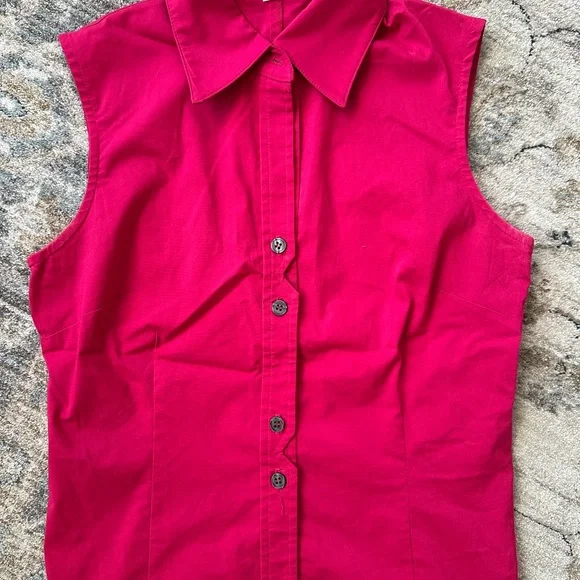 Tempo Paris Fuchsia Sleeveless Button-Down Shirt - Picture 3 of 5